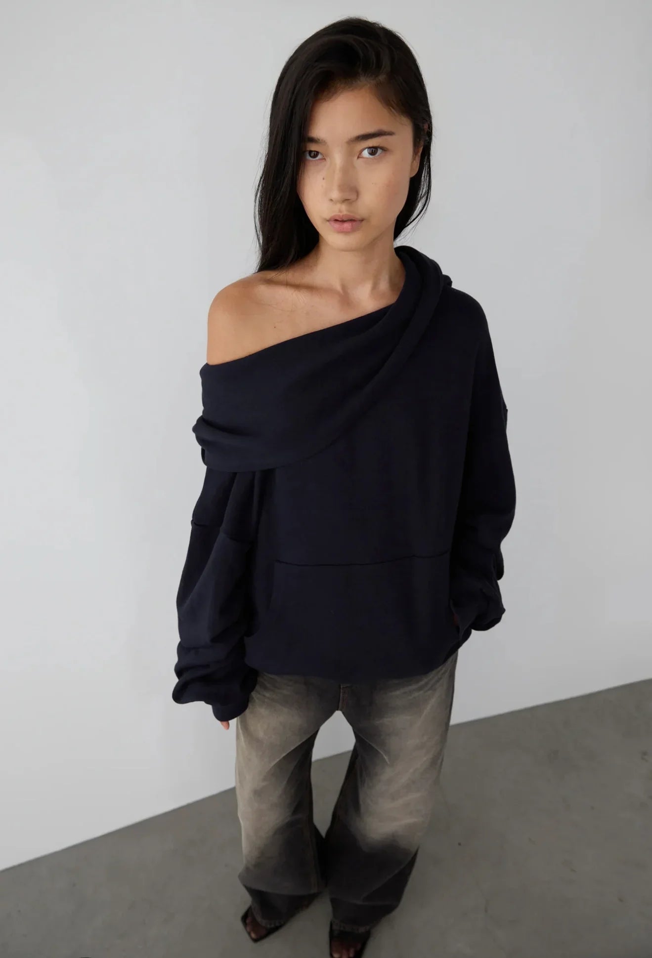 Oversize Off-Shoulder Hoodie