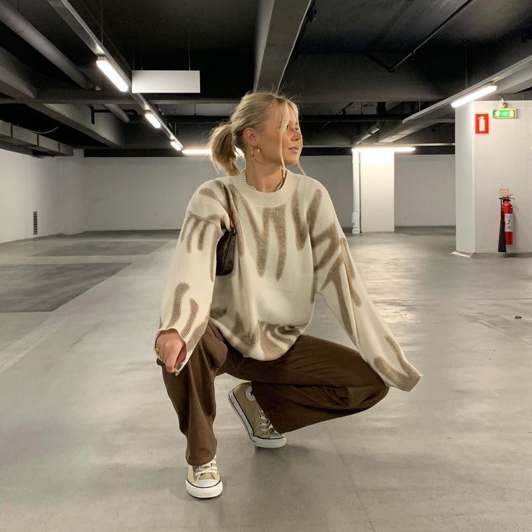 WAVES LINE KNITTING SWEATER