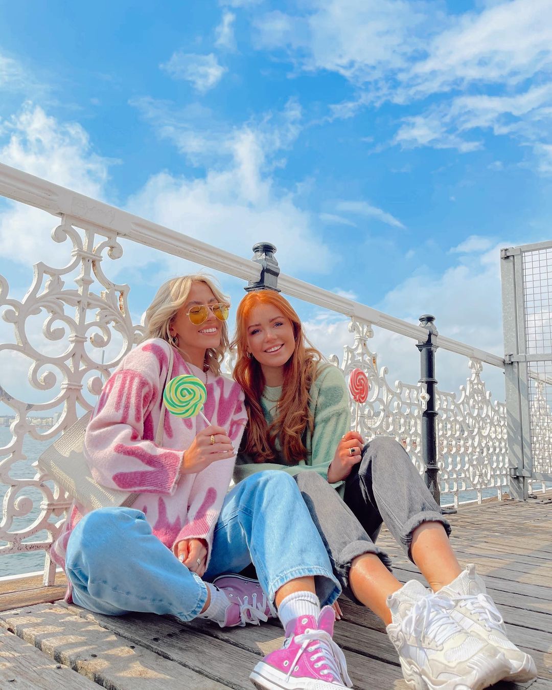 WAVES LINE KNITTING SWEATER