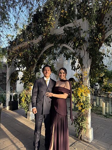 Deliah kahverengi elbise ile düğün daveti